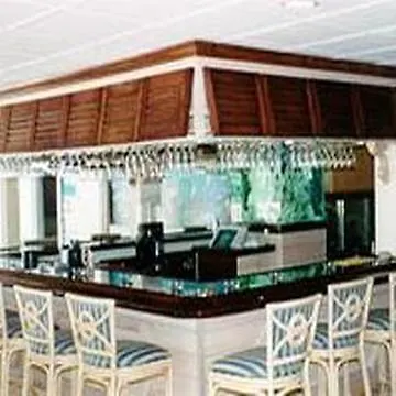 Hotel Nassau Palm 2*,